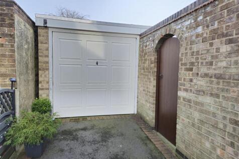 Detached Garage