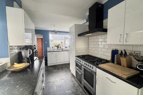 Extended Fitted Kitchen