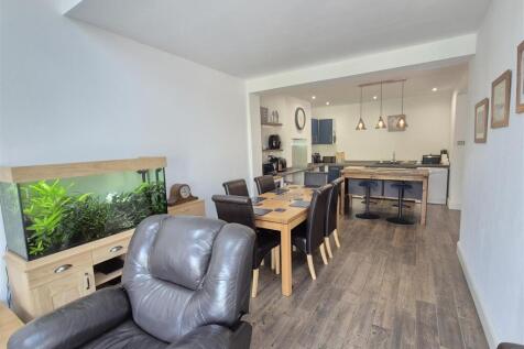 Family/Dining Room