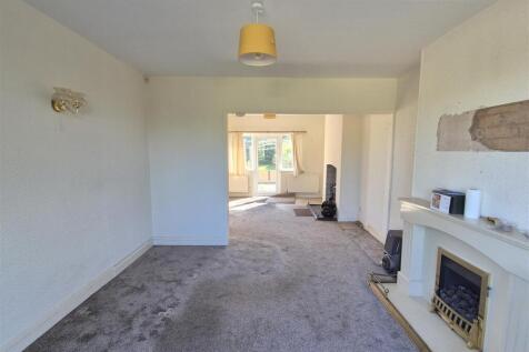 Bow Fronted Lounge