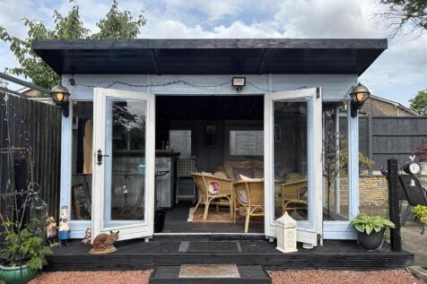 Summer House/Home Bar