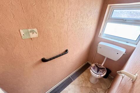 Cloakroom/WC