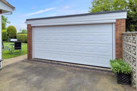 Detached Garage