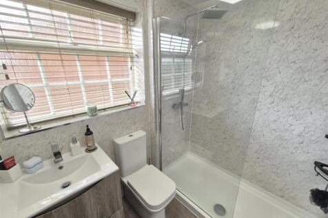 Family Shower Room