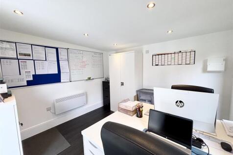 Office/Nail Room