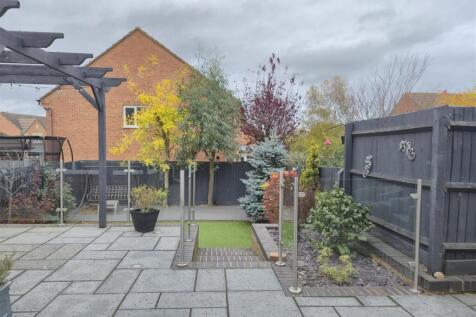 Landscaped Private Rear Garden