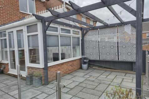 Landscaped Private Rear Garden