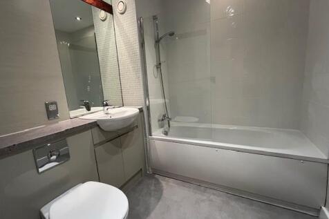 6 The Mill bathroom.jpg