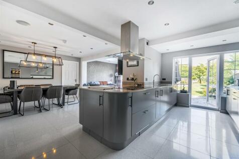 Kitchen / dining / living room