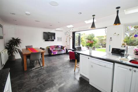 ac1fdd85-Kitchen 202.JPG