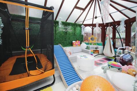 d2146dba-Conservatory.JPG