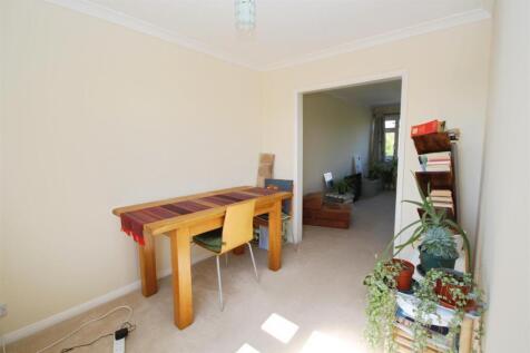 a02fe43f-Dining 20area 202.JPG