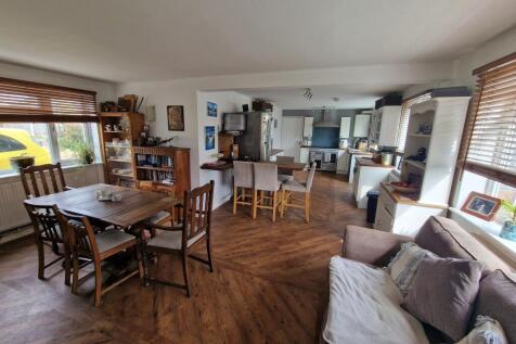 Kitchen Family Room