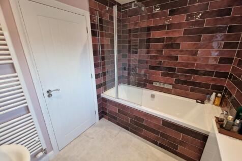 Family Bathroom-angle 2