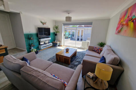 Sitting-Dining Room