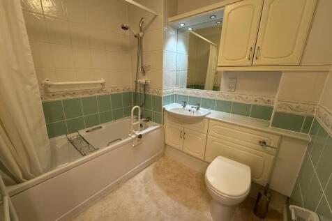 En-Suite Bathroom