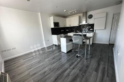 1 Kitchen area (2).JPEG