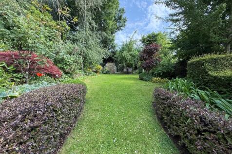 Enclosed Garden Aspect 2
