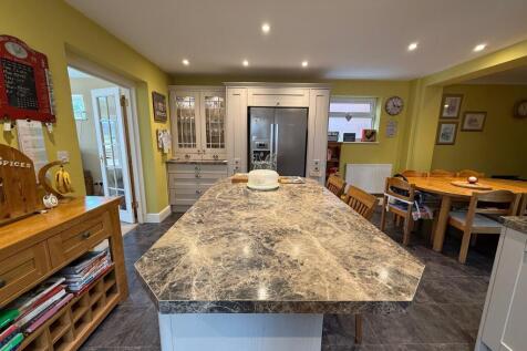 Kitchen aspect 2