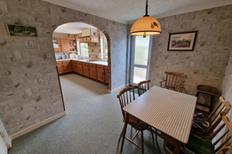 Breakfast Room-angle 2