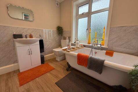Bathroom Aspect 2