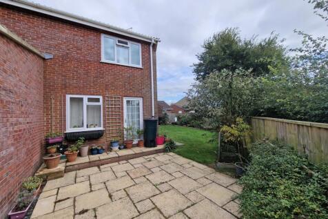 Rear Garden-patio area
