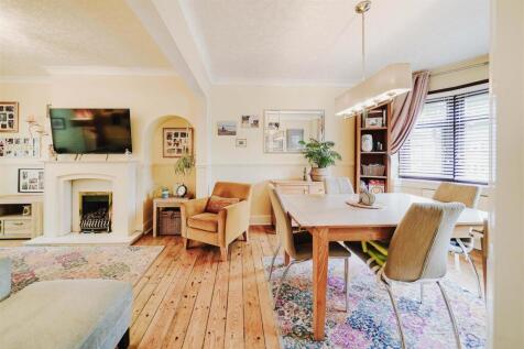 Through Lounge/Dining Room
