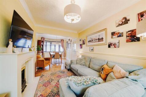 Through Lounge/Dining Room