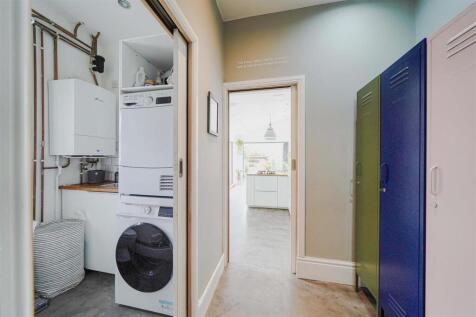 Inner Lobby/Utility