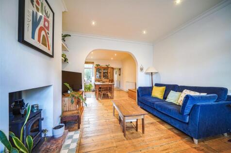 Through Lounge/Dining Room
