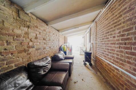 Garage/Utility