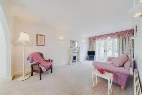 Through Lounge/Dining Room