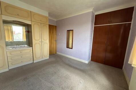 Front bedroom 1