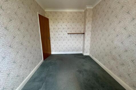 Rear bedroom 2