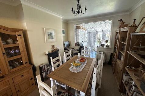 REAR RECEPTION ROOM