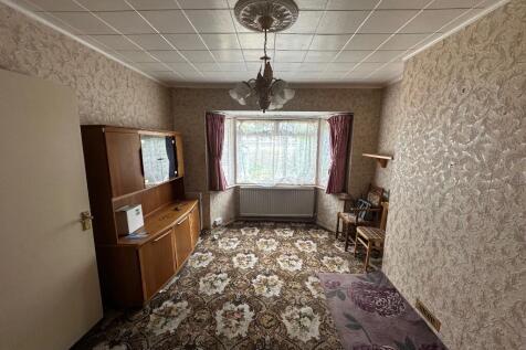 THROUGH LOUNGE