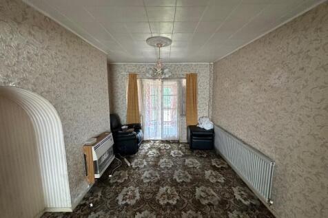 THROUGH LOUNGE
