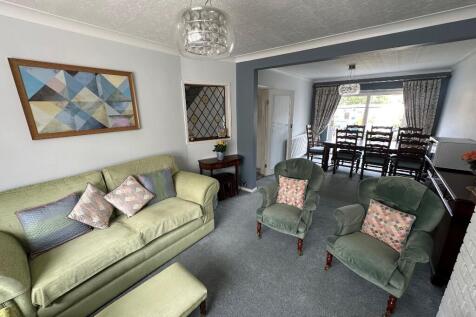 THROUGH LOUNGE