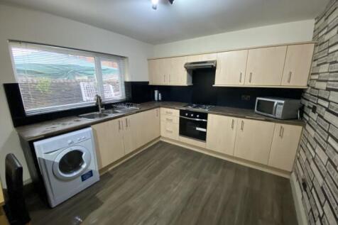 Room 6, 12 Lovat Road