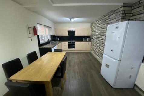 Room 6, 12 Lovat Road