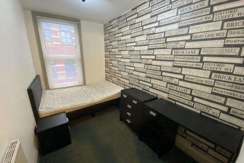 Room 6, 12 Lovat Road