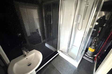 Studio 18, 41-43 Tulketh Crescent