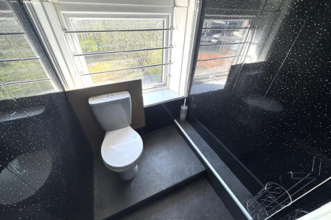 Studio 18, 41-43 Tulketh Crescent