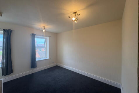 Flat 8, 224-226 Hornby Road