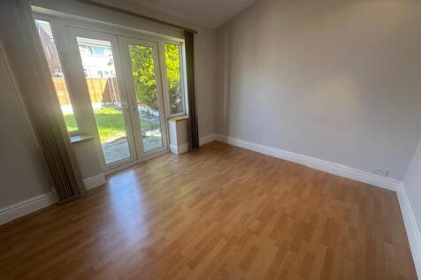 Four Bedroomed Detached Property on Sharoe Green Lane