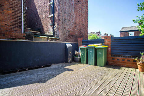 6 Brackenbury Road
