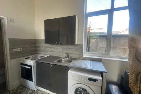 Studio 6, 41-43 Tulketh Crescent