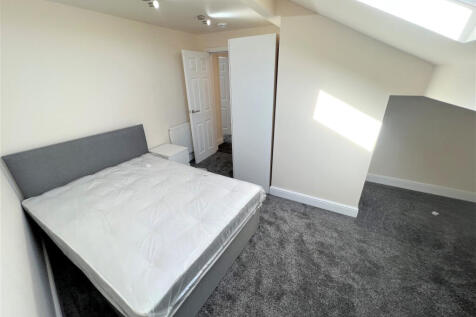 Flat 13 Derby Court