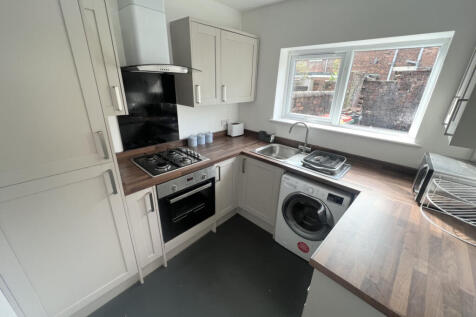 13 Brackenbury Road