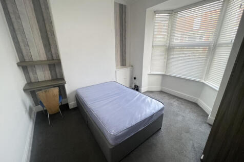 13 Brackenbury Road